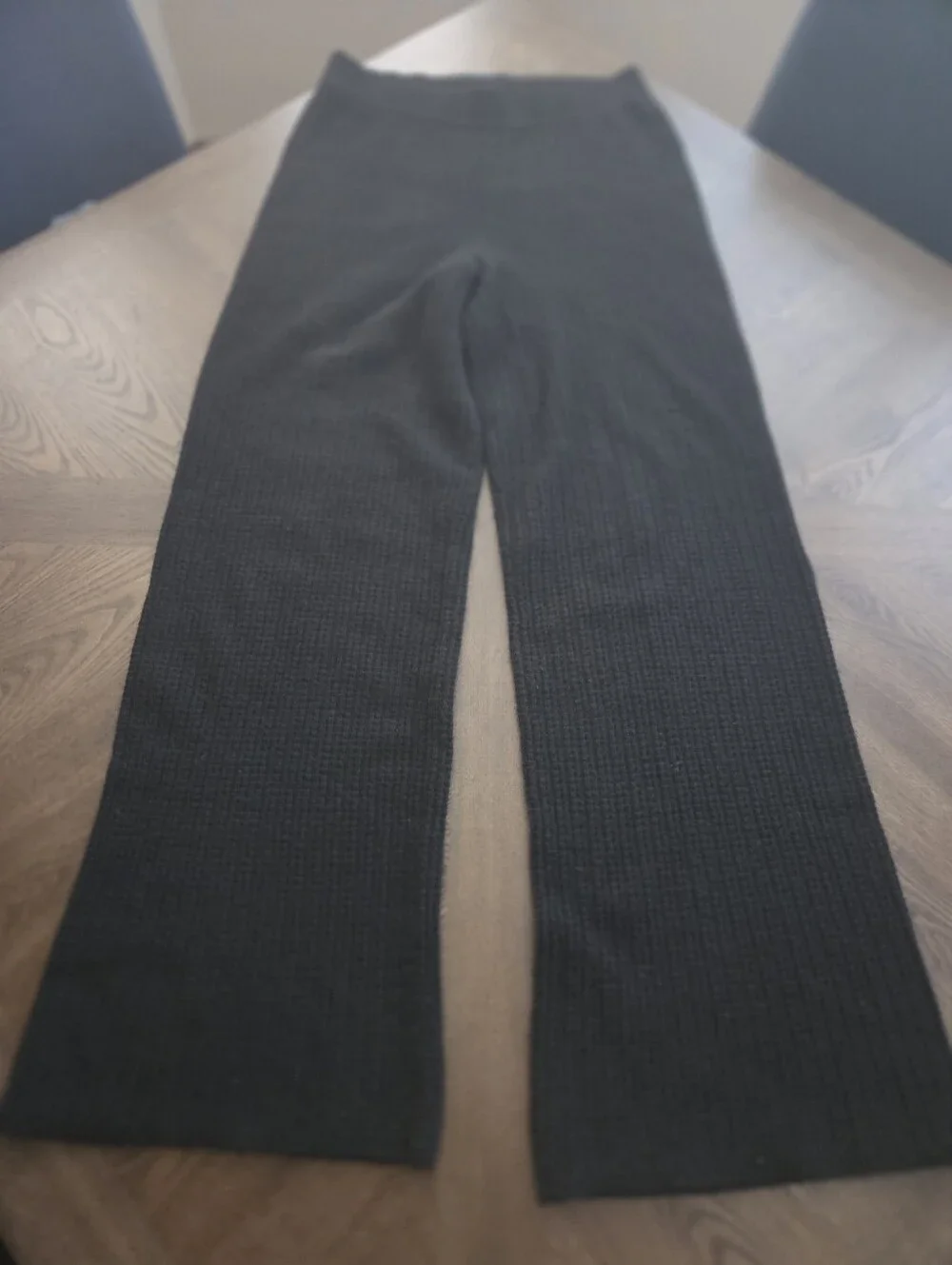 Alo Yoga Plush Waffle High Waist Cashmere Pant in Black sz LARGE